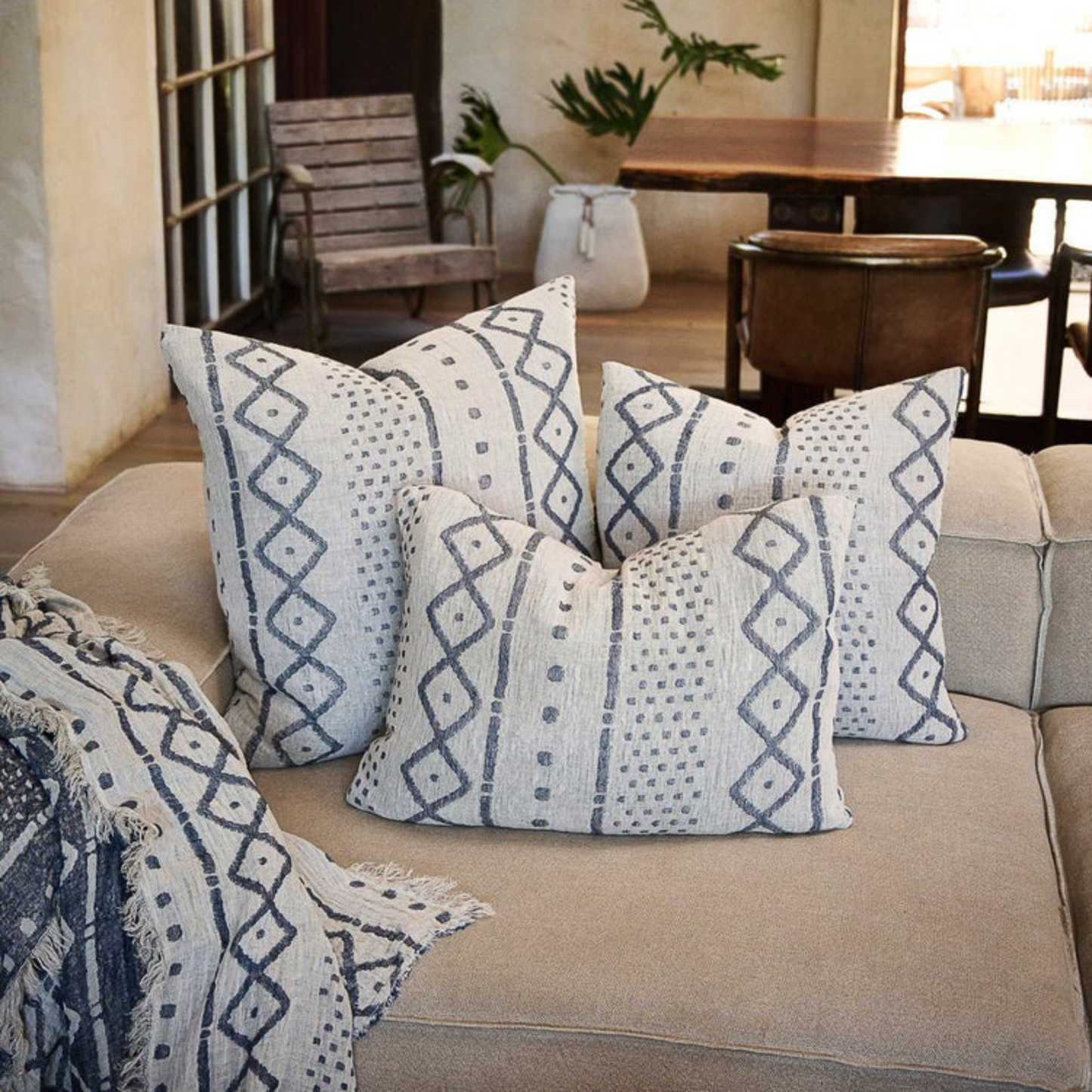Senza Cushion - Soft Ink/Navy