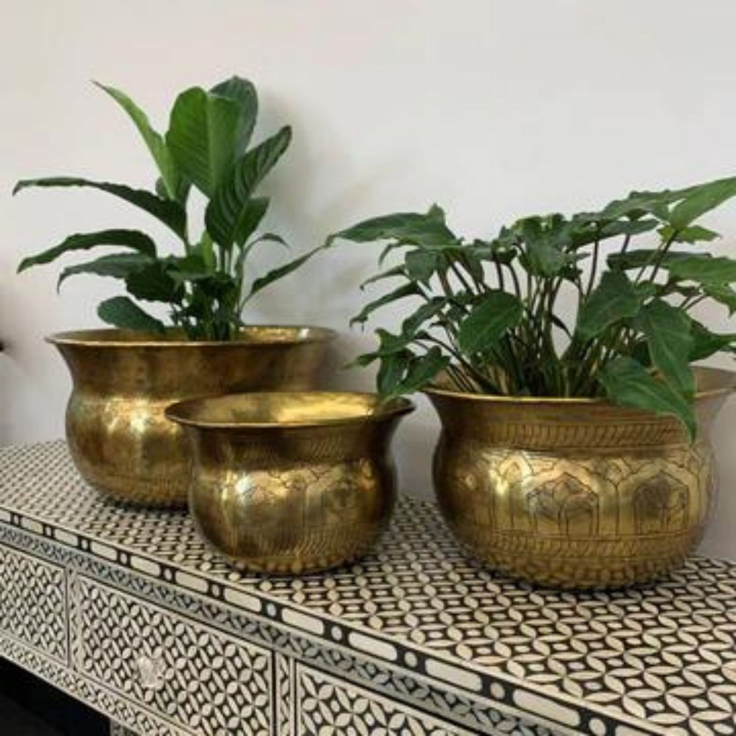 Moghul Planter - Medium - Antique Gold
