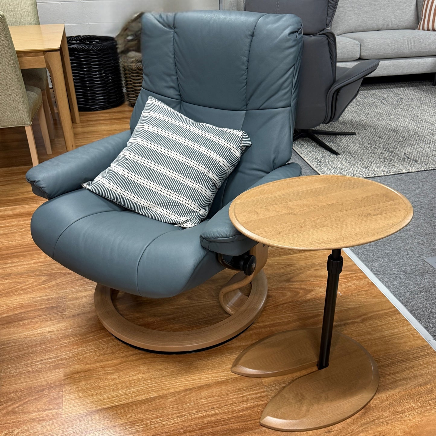 Ellipse Table by Stressless