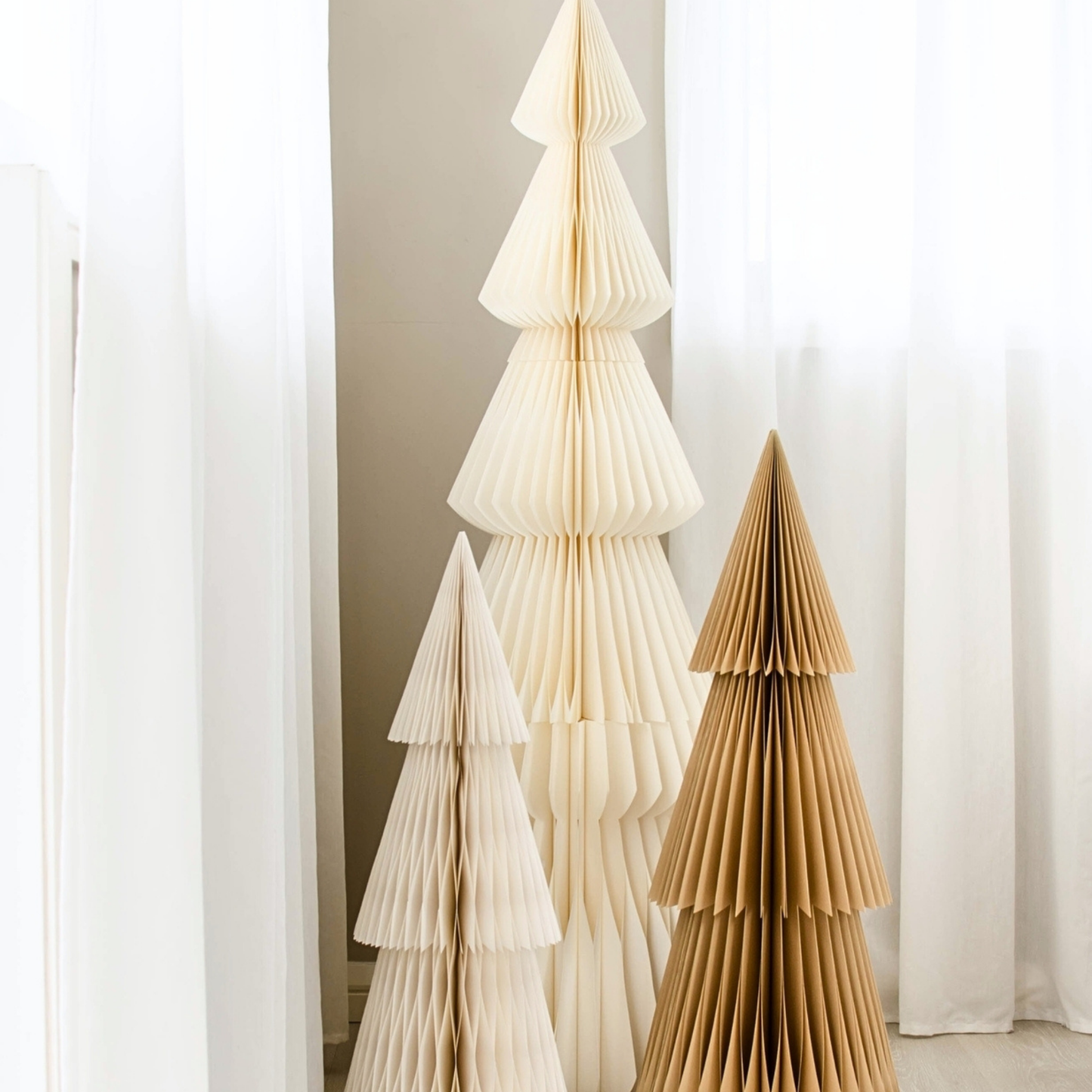 Evergreen Tree Off-White 160cm