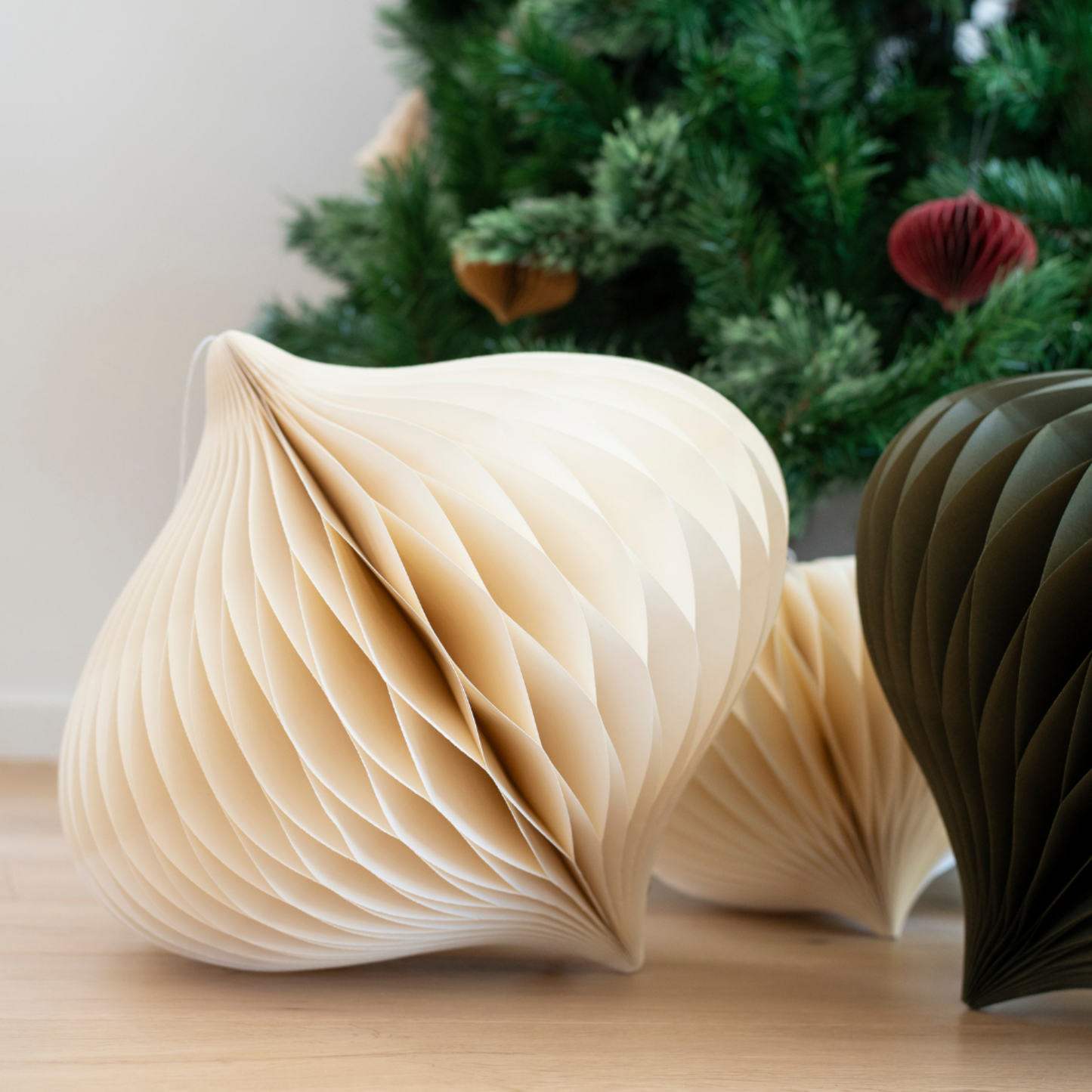 Statement Christmas Jewel Off-White H45cm