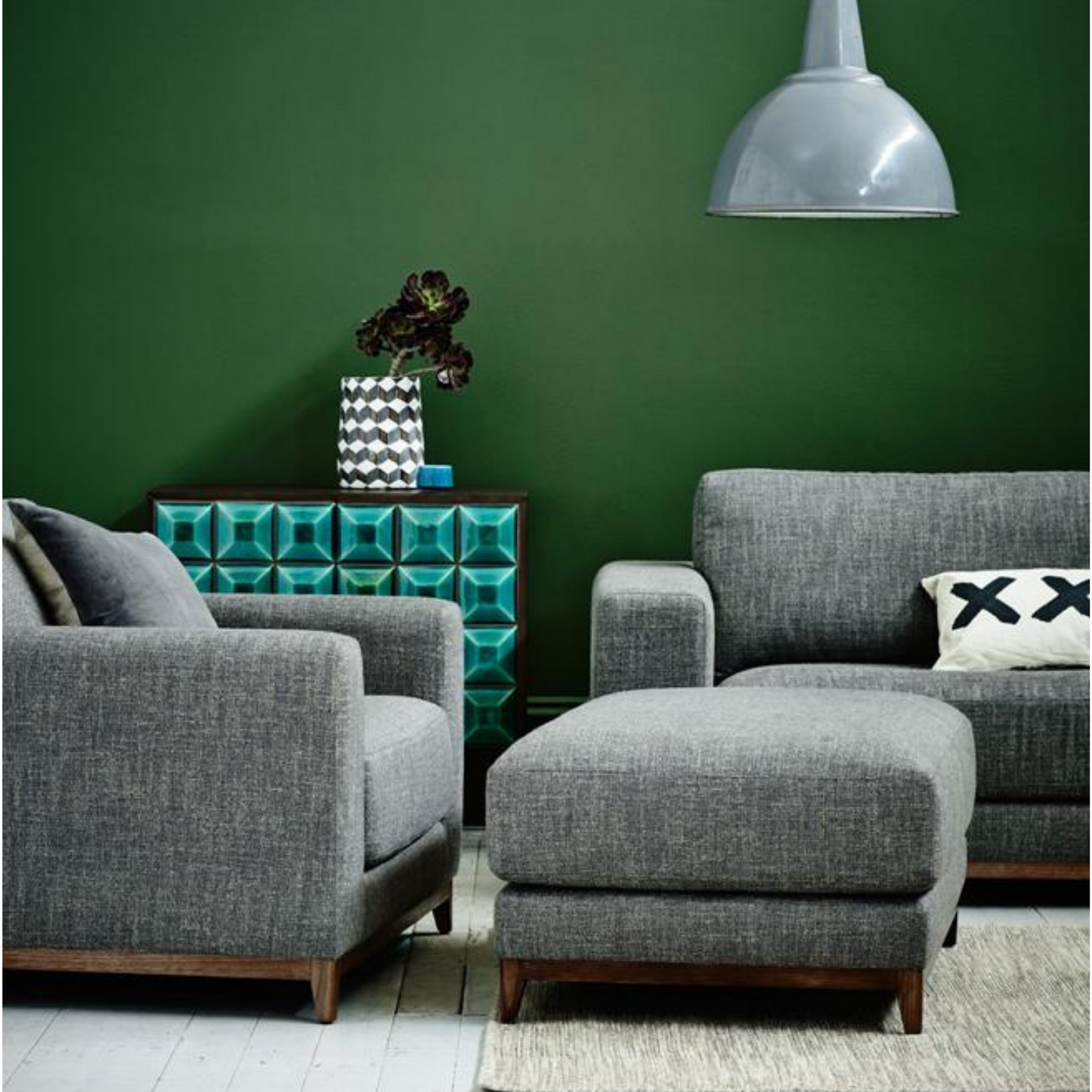 Aston Ottoman by Molmic