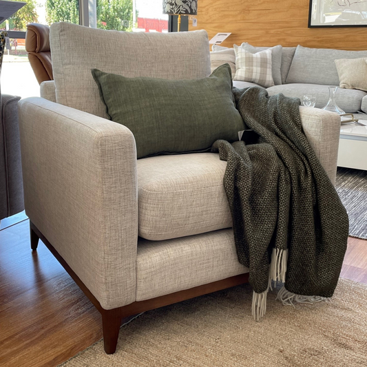 Ally Chair with Plinth by Molmic