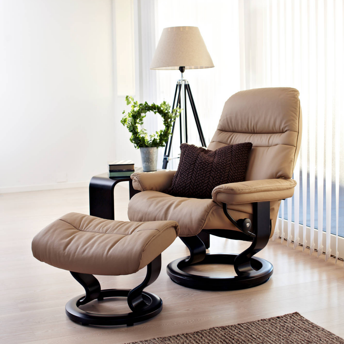 Sunrise Large Recliner Chair & Stool Classic Base by Stressless