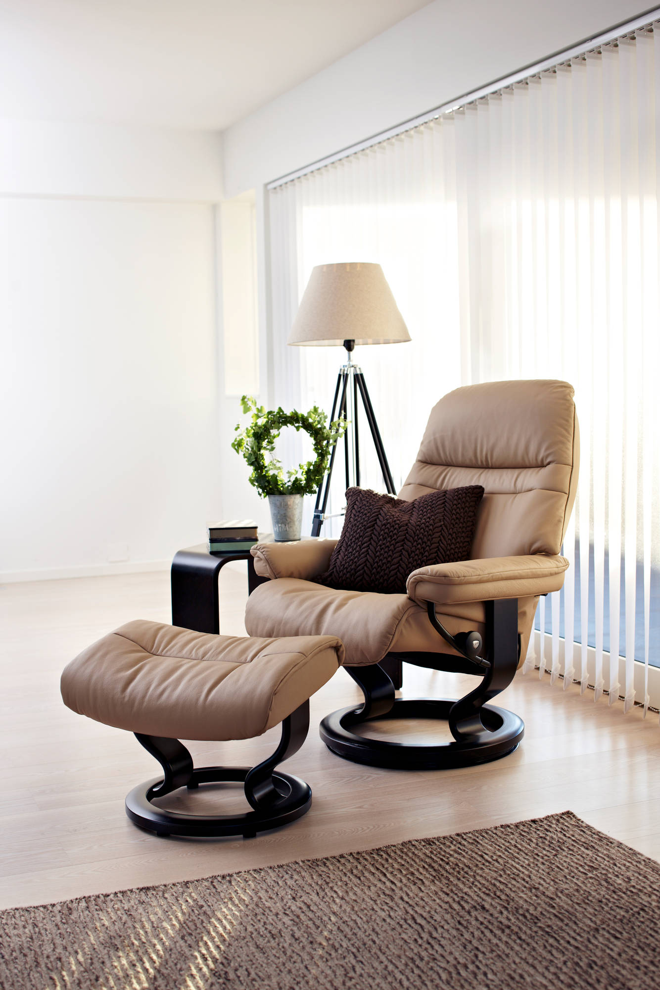 Sunrise Small Recliner Chair & Stool Classic Base by Stressless