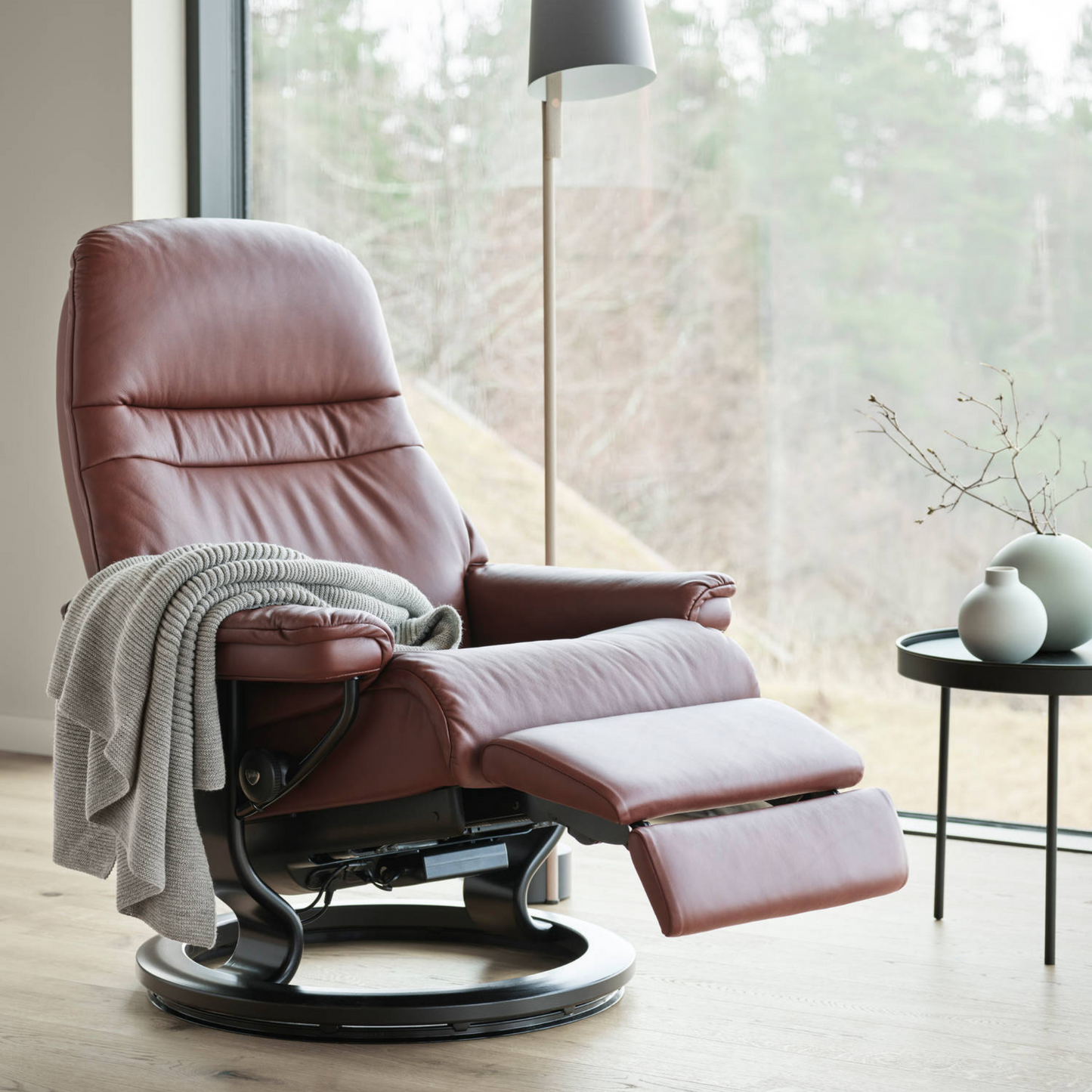 Sunrise Large Recliner Chair & Stool Classic Base by Stressless