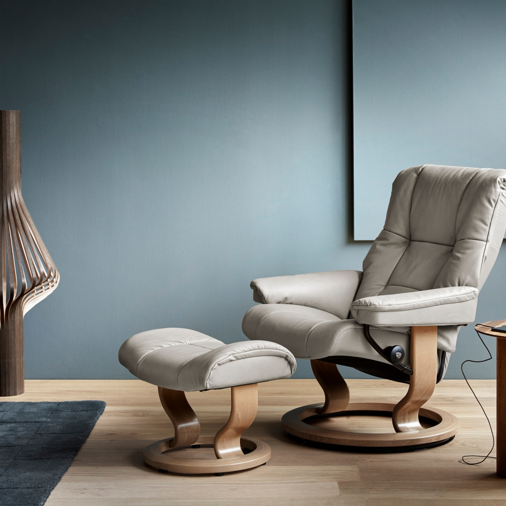 Mayfair Medium Recliner Chair & Stool with Classic Base by Stressless