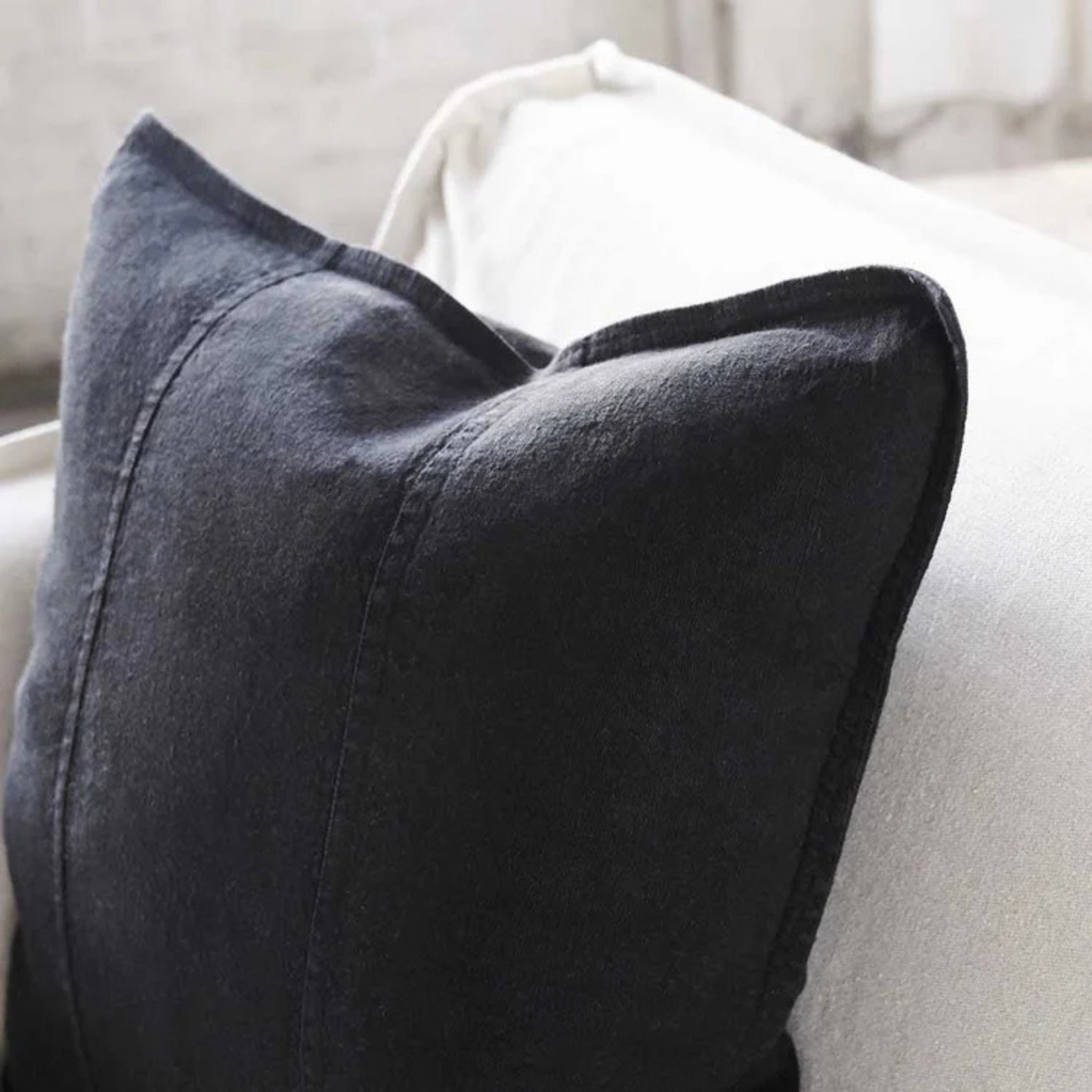 Luca Cushion Black