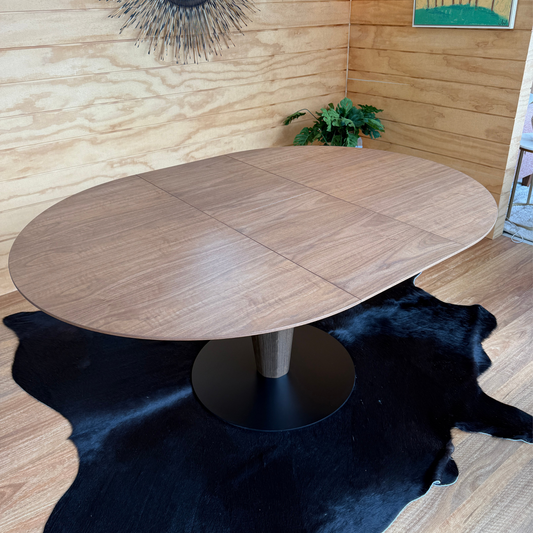 Bordeaux Round Centre Table by Stressless  Ex-Display