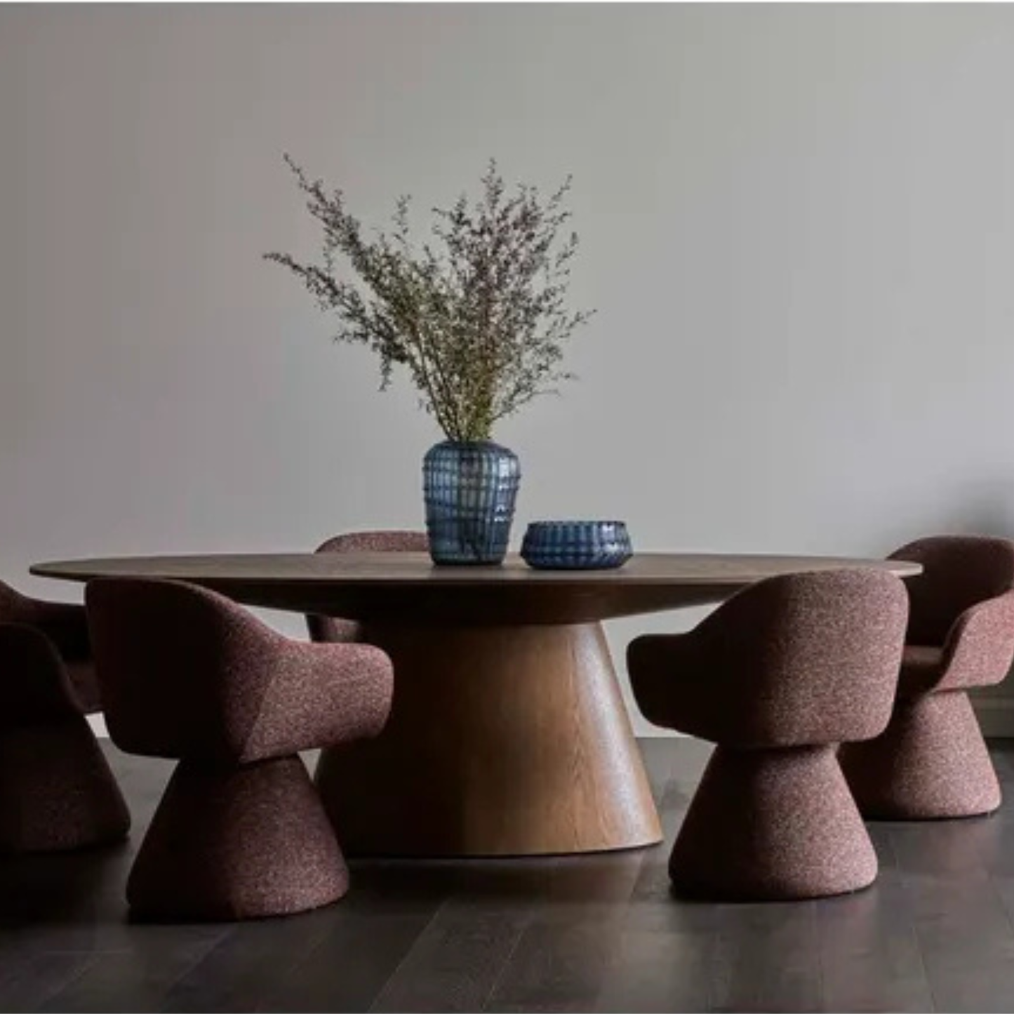 Classique Oval Dining Table by GlobeWest