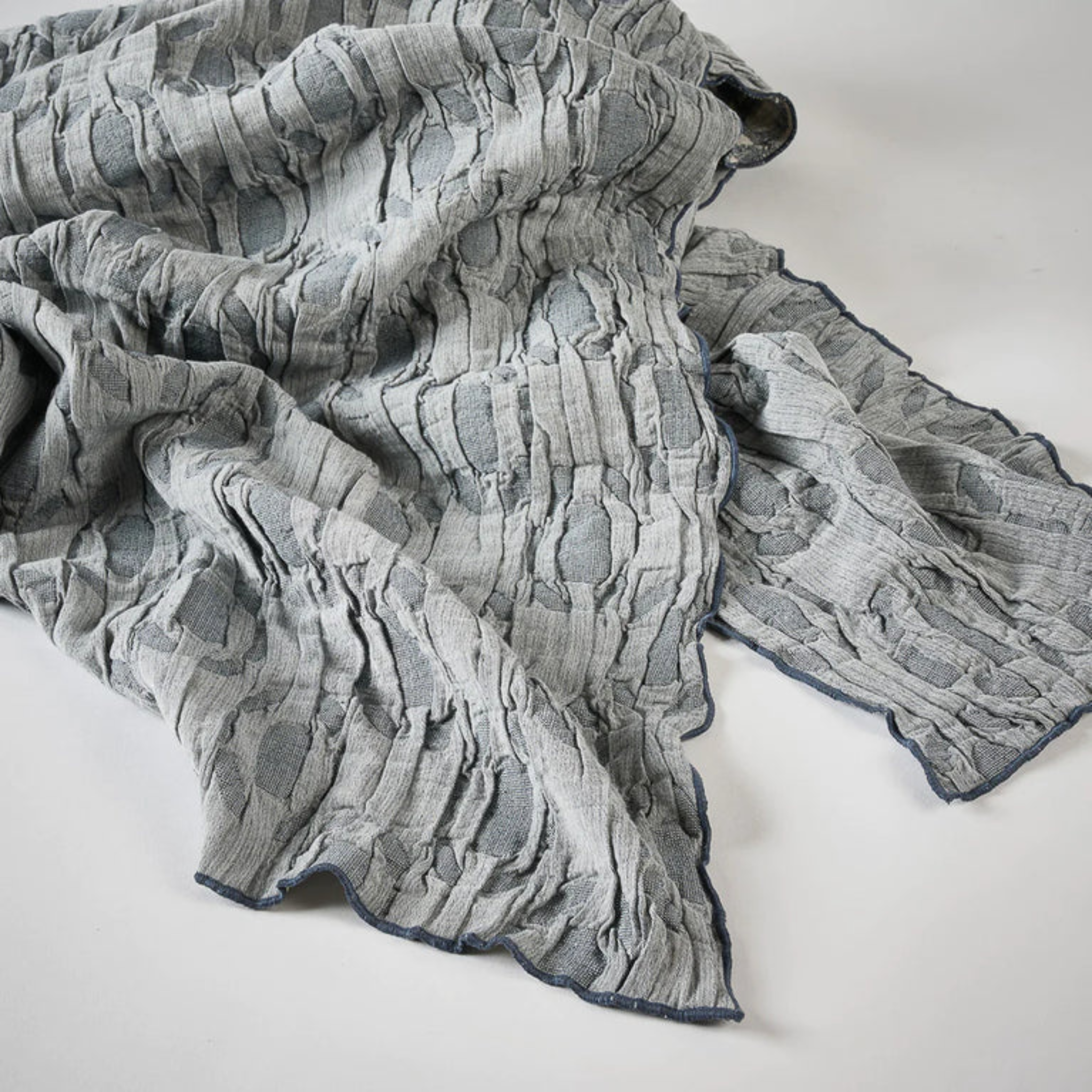 Synda Throw
