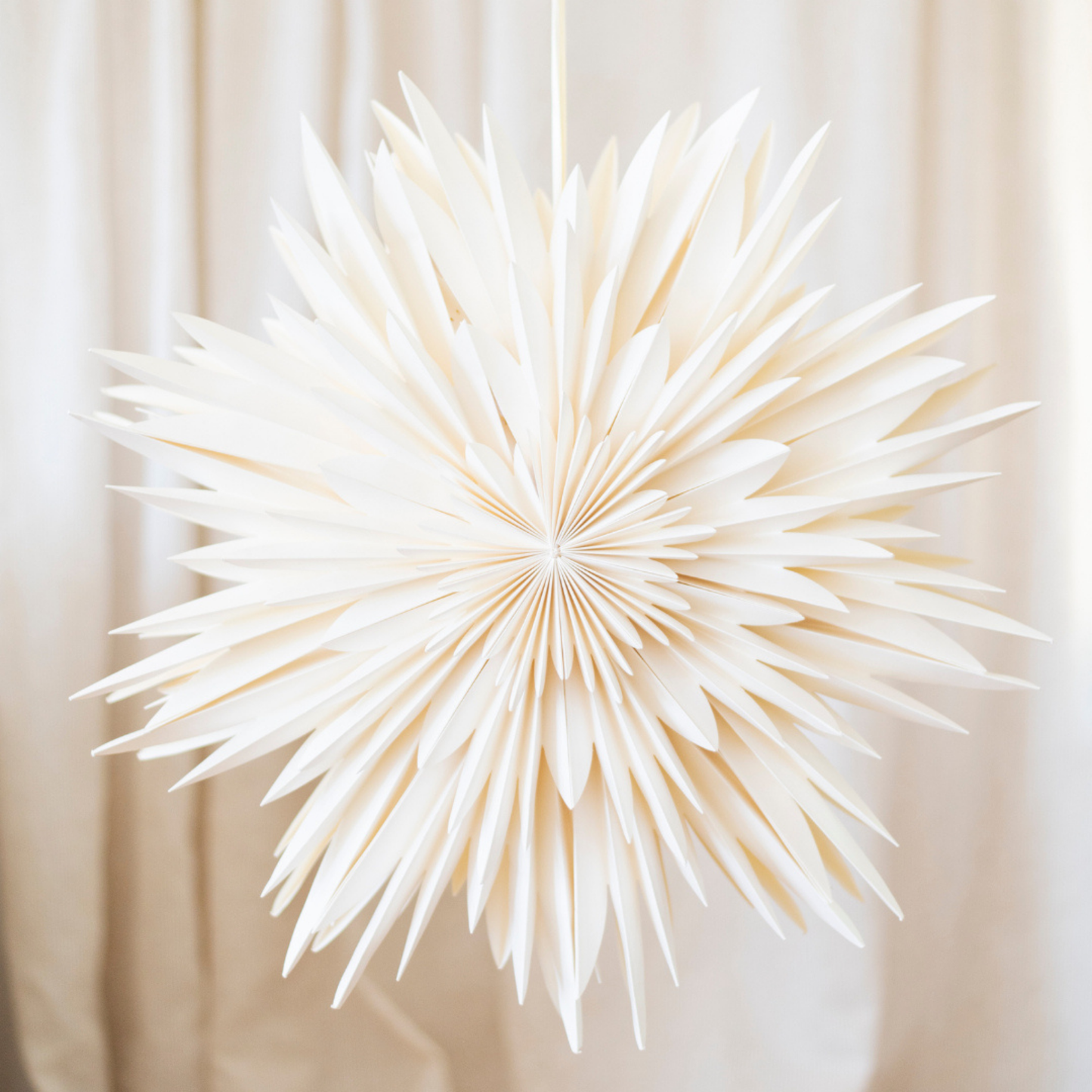 Wall and Window Paper Snowflake Off-White D65cm