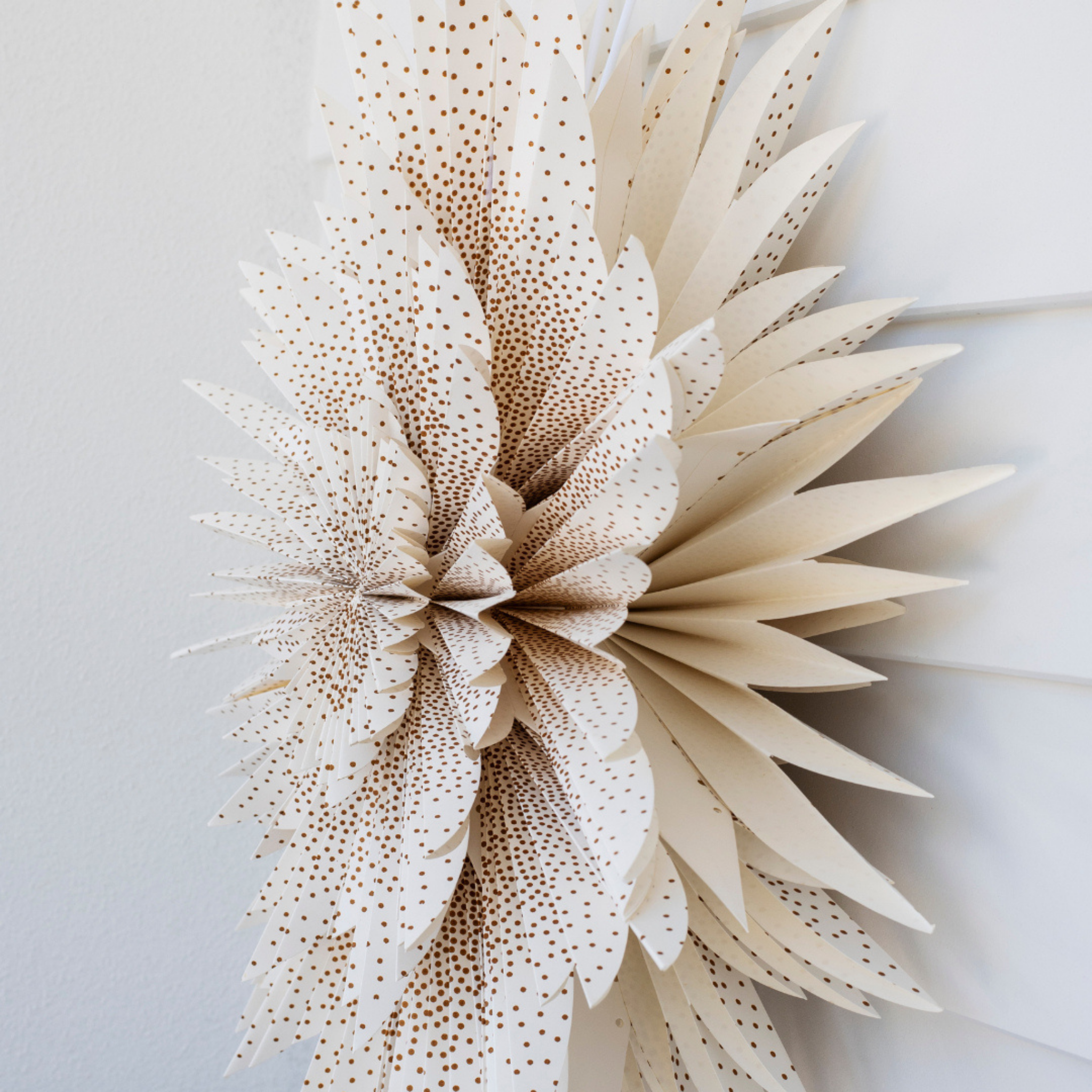 Wall and Window Paper Snowflake White with Gold Dots D65cm