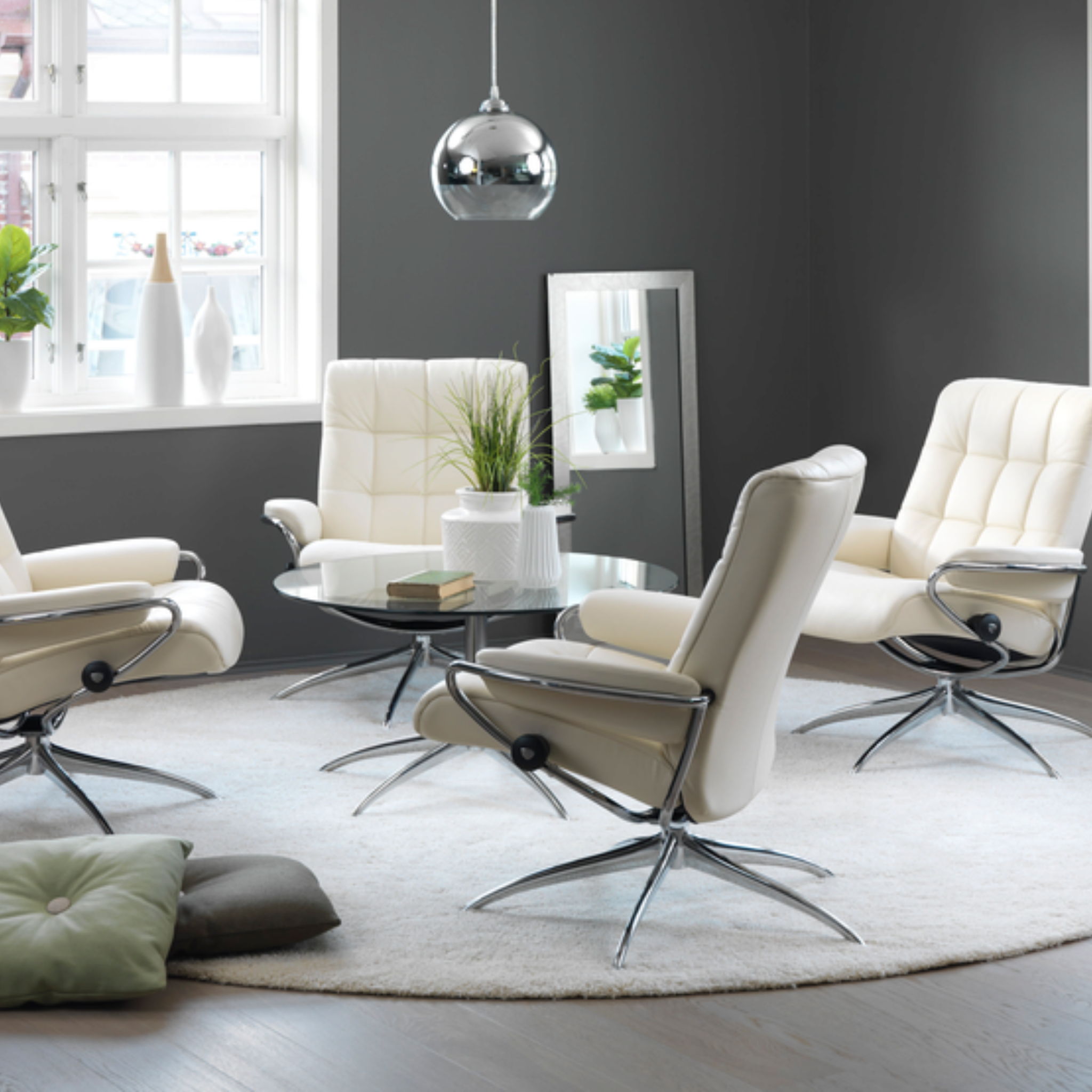 London Low Back Recliner with Star Base by Stressless