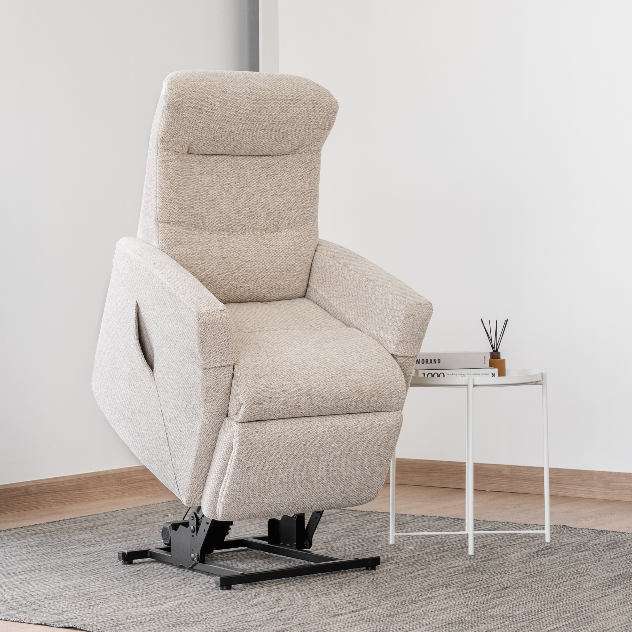 Silverstone Lift Chair by IMG